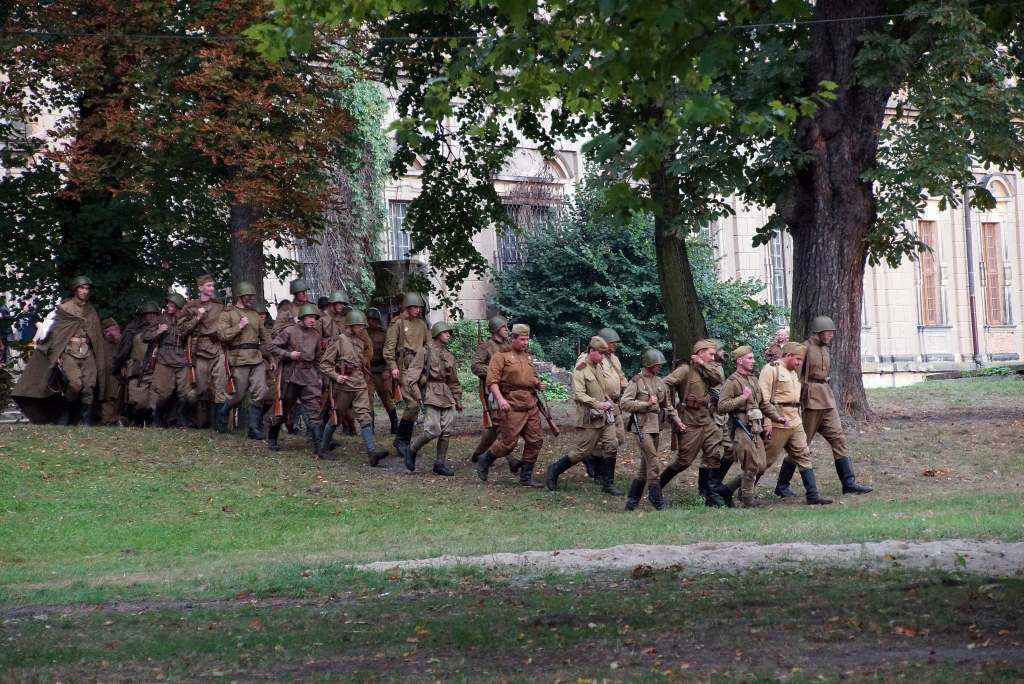 Wrogie wojska pod klasztorem w Lubiążu