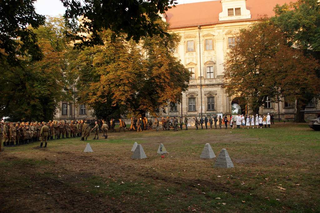 Wrogie wojska pod klasztorem w Lubiążu
