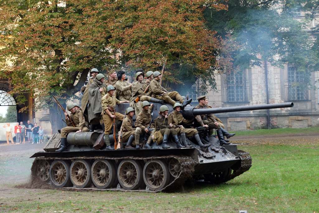 Wrogie wojska pod klasztorem w Lubiążu