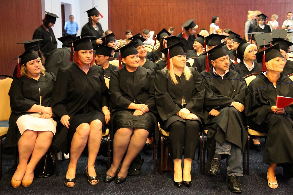 Absolwenci WSM odebrali swoje dyplomy