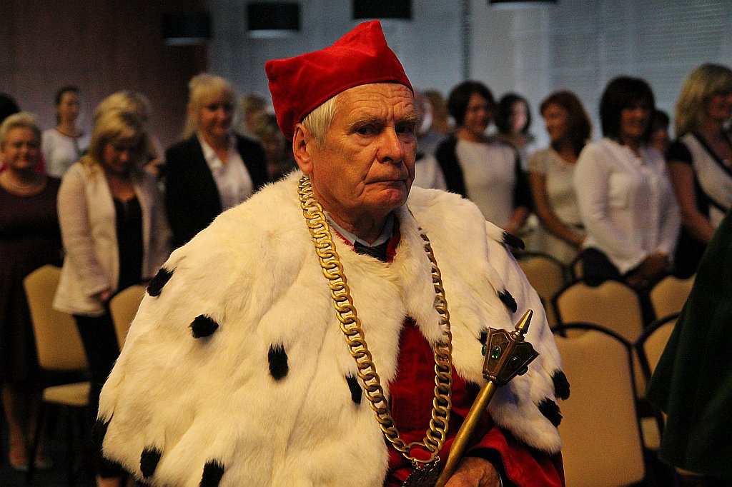 Absolwenci WSM odebrali swoje dyplomy