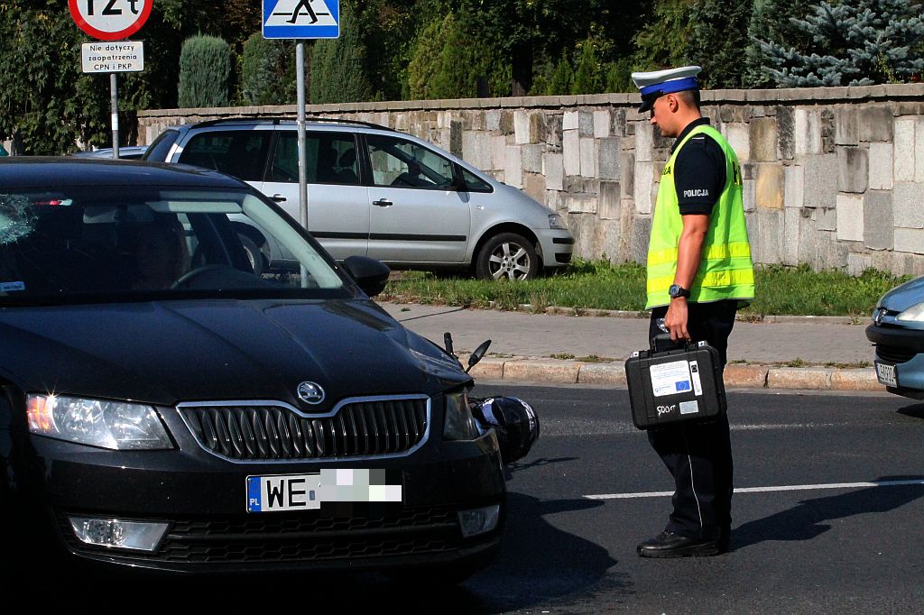 Zderzenie motocyklisty z osobówką