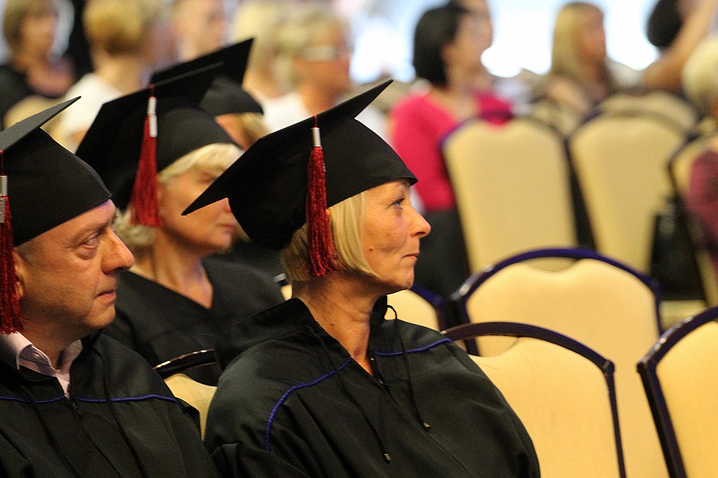 Absolwenci WSM odebrali swoje dyplomy