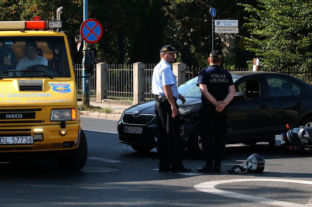Zderzenie motocyklisty z osobówką