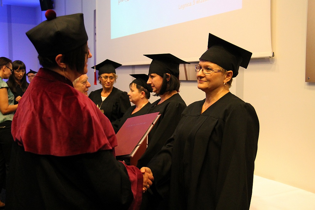 Absolwenci WSM odebrali swoje dyplomy