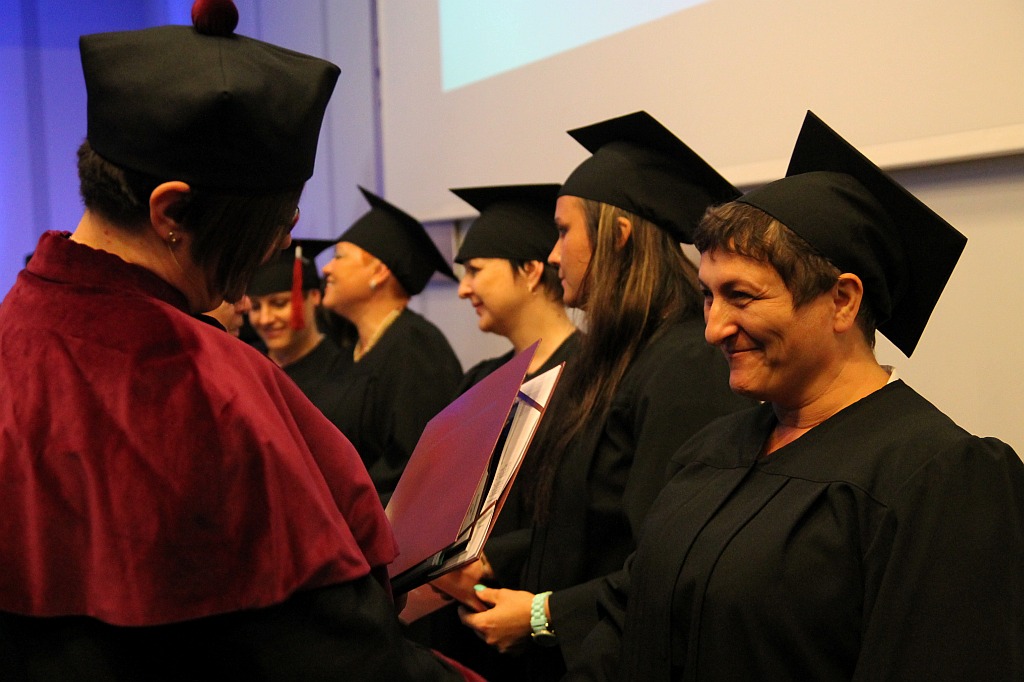 Absolwenci WSM odebrali swoje dyplomy