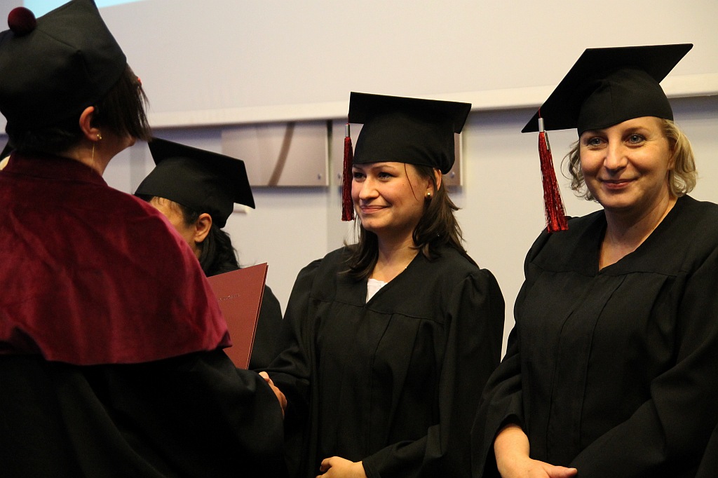 Absolwenci WSM odebrali swoje dyplomy