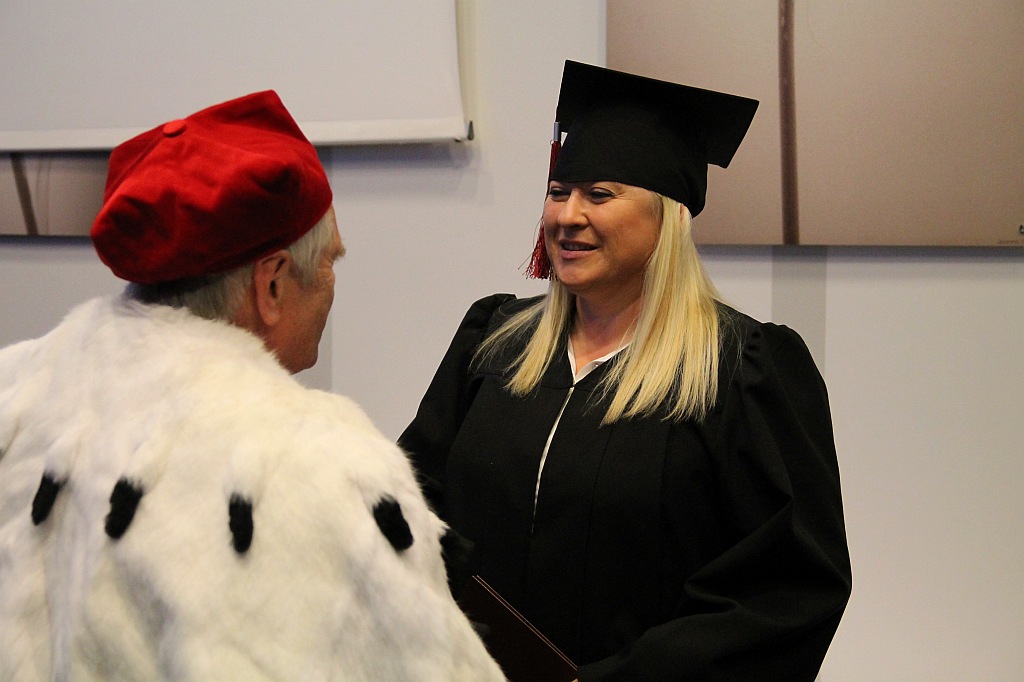 Absolwenci WSM odebrali swoje dyplomy