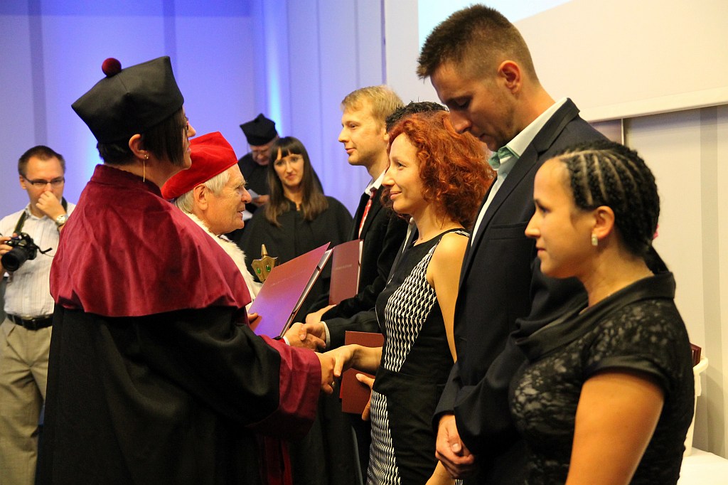 Absolwenci WSM odebrali swoje dyplomy