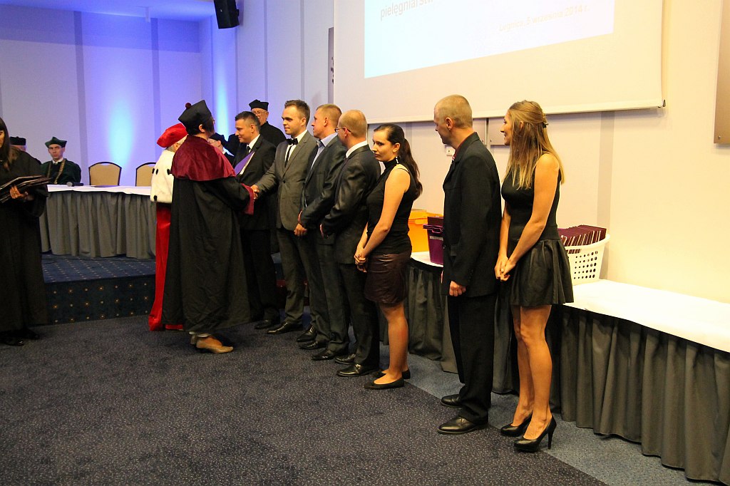 Absolwenci WSM odebrali swoje dyplomy