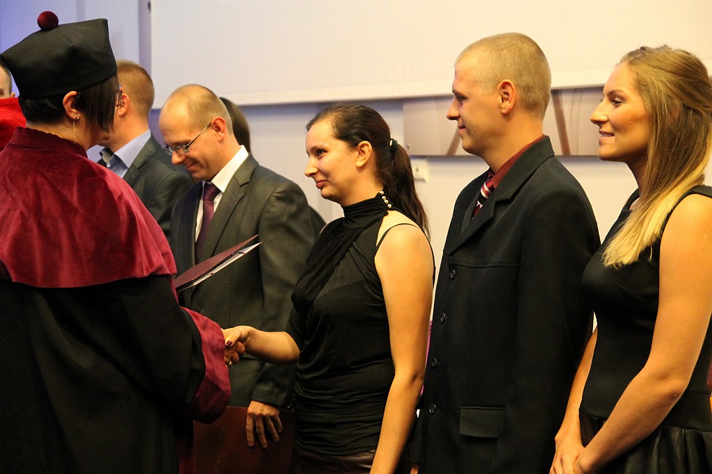 Absolwenci WSM odebrali swoje dyplomy