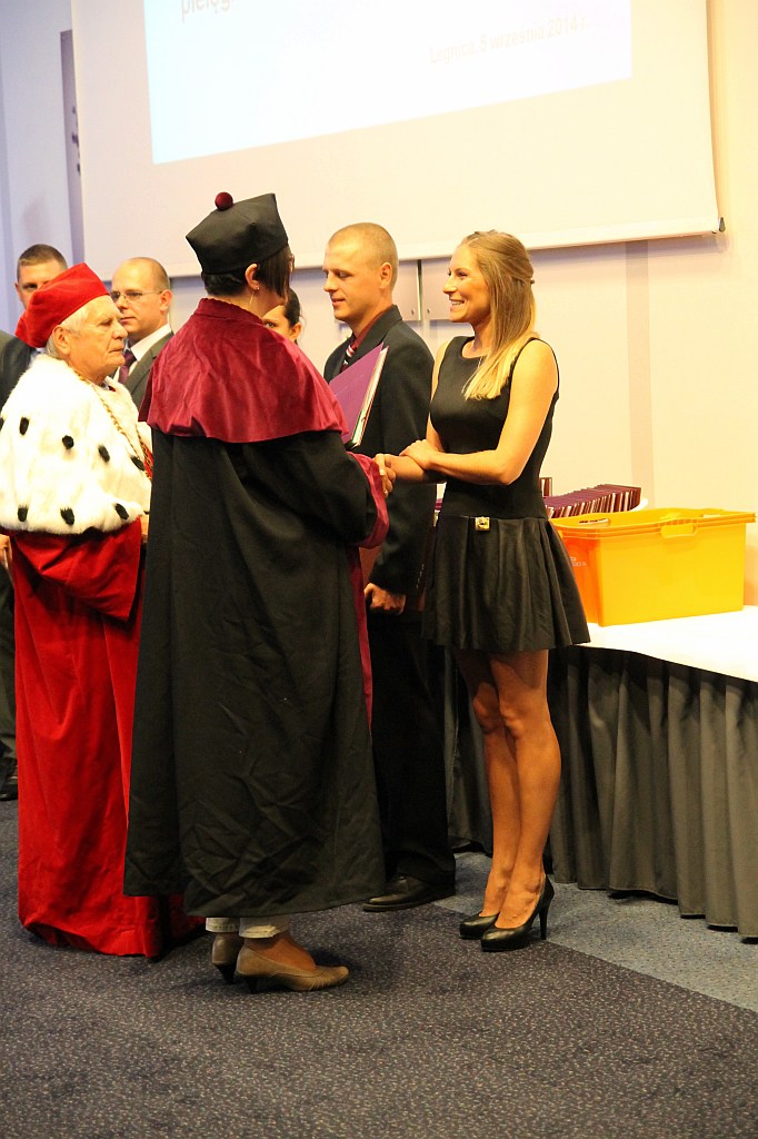 Absolwenci WSM odebrali swoje dyplomy