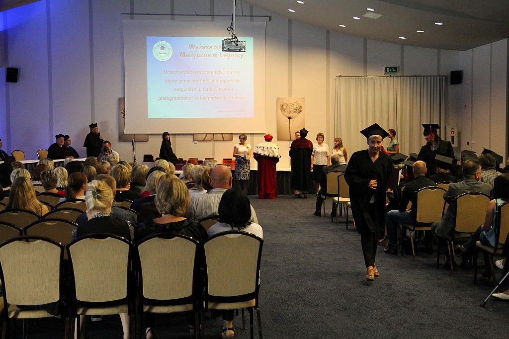 Absolwenci WSM odebrali swoje dyplomy