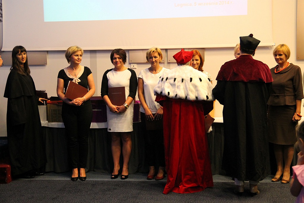 Absolwenci WSM odebrali swoje dyplomy