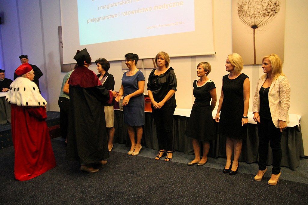 Absolwenci WSM odebrali swoje dyplomy