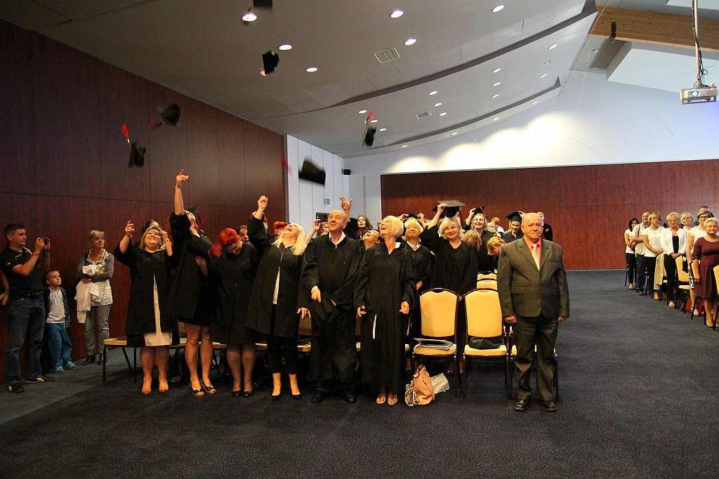 Absolwenci WSM odebrali swoje dyplomy