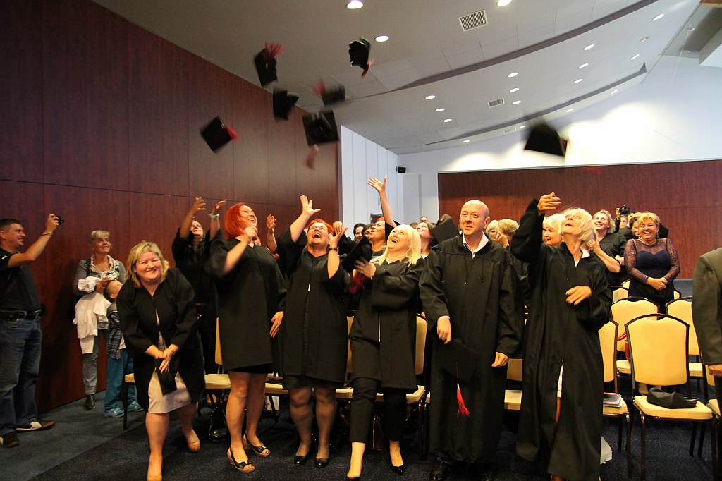 Absolwenci WSM odebrali swoje dyplomy