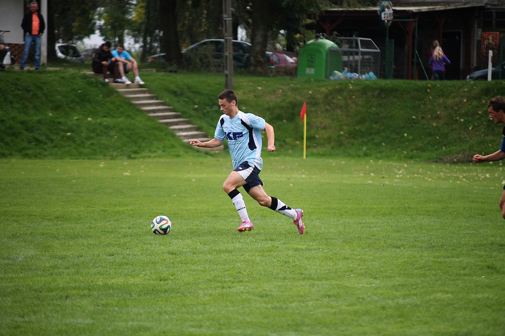 Klasa A: Błękitni - Dąb 0:2 (0:2)