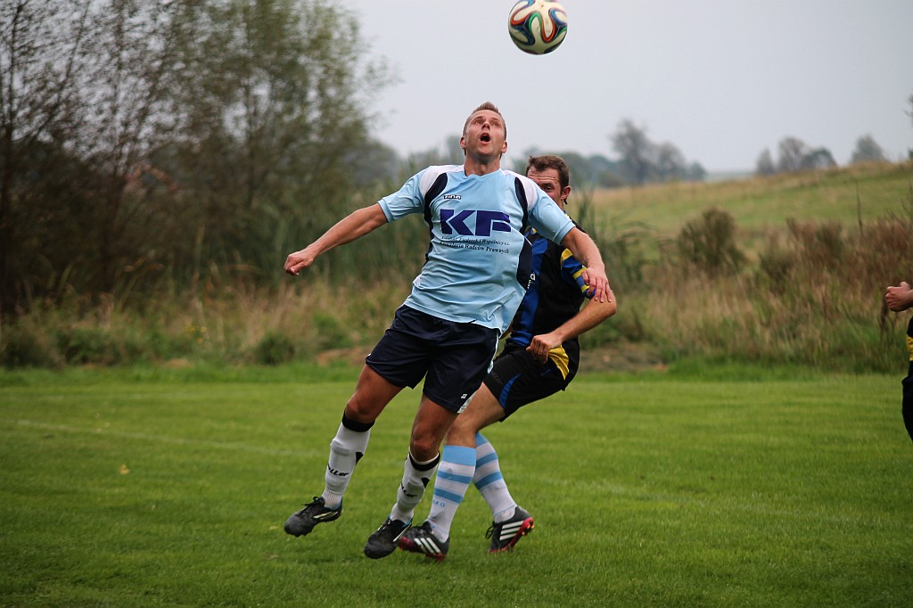 Klasa A: Błękitni - Dąb 0:2 (0:2)