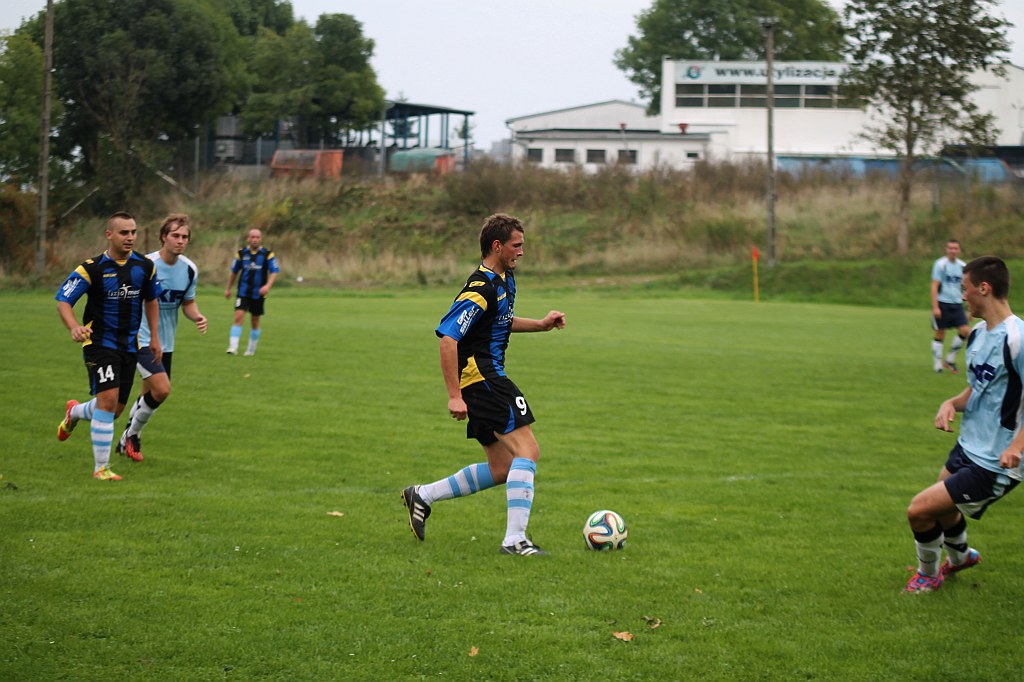 Klasa A: Błękitni - Dąb 0:2 (0:2)