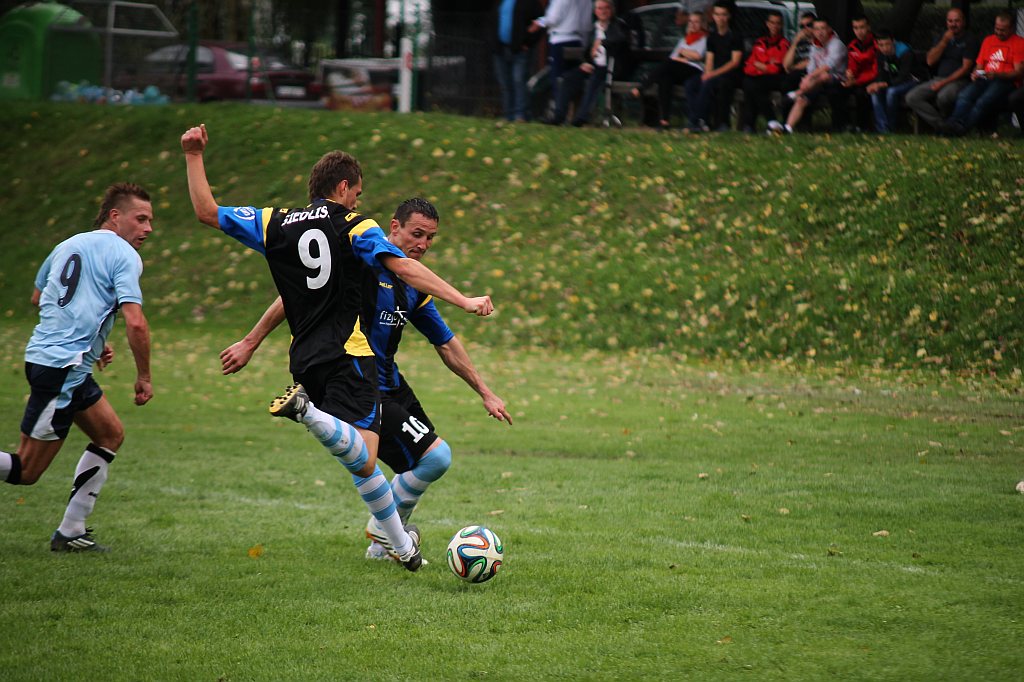 Klasa A: Błękitni - Dąb 0:2 (0:2)