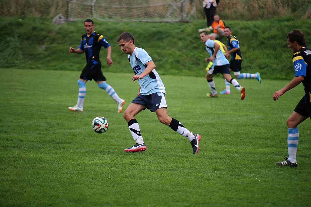 Klasa A: Błękitni - Dąb 0:2 (0:2)