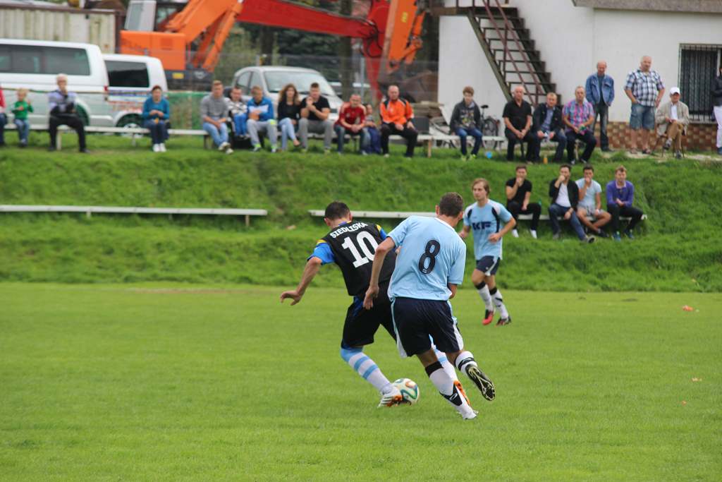 Klasa A: Błękitni - Dąb 0:2 (0:2)