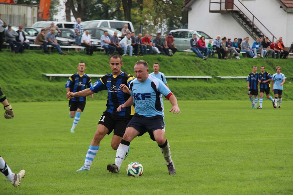 Klasa A: Błękitni - Dąb 0:2 (0:2)
