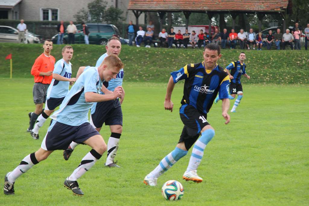 Klasa A: Błękitni - Dąb 0:2 (0:2)