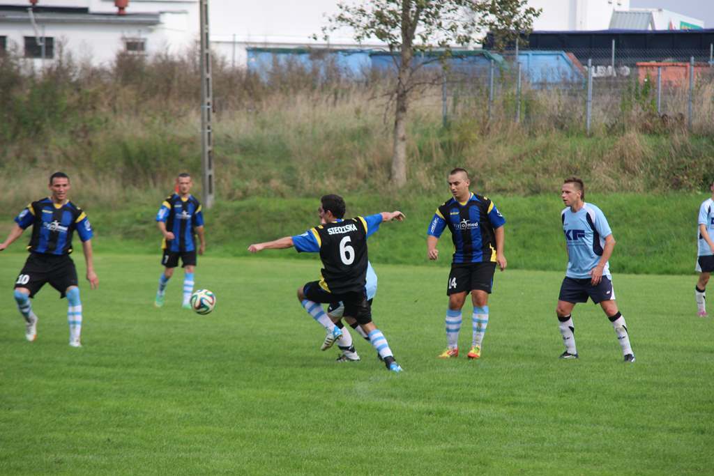 Klasa A: Błękitni - Dąb 0:2 (0:2)
