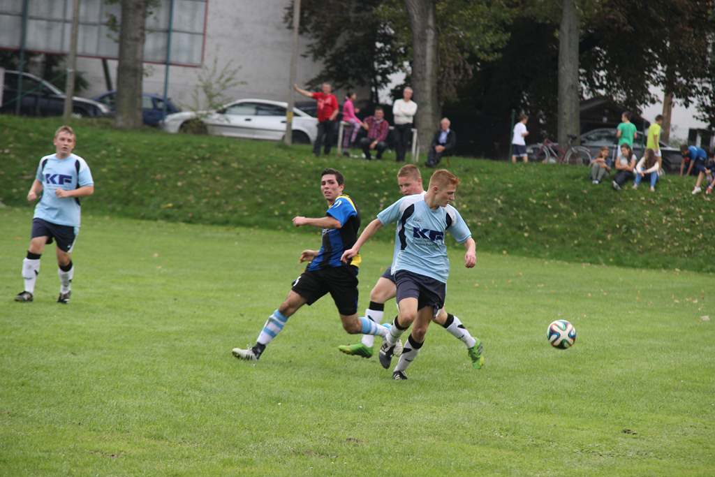 Klasa A: Błękitni - Dąb 0:2 (0:2)