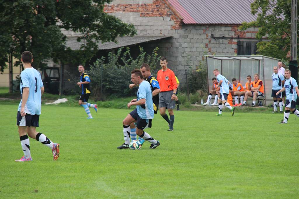 Klasa A: Błękitni - Dąb 0:2 (0:2)