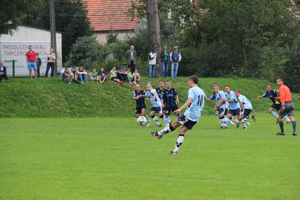 Klasa A: Błękitni - Dąb 0:2 (0:2)