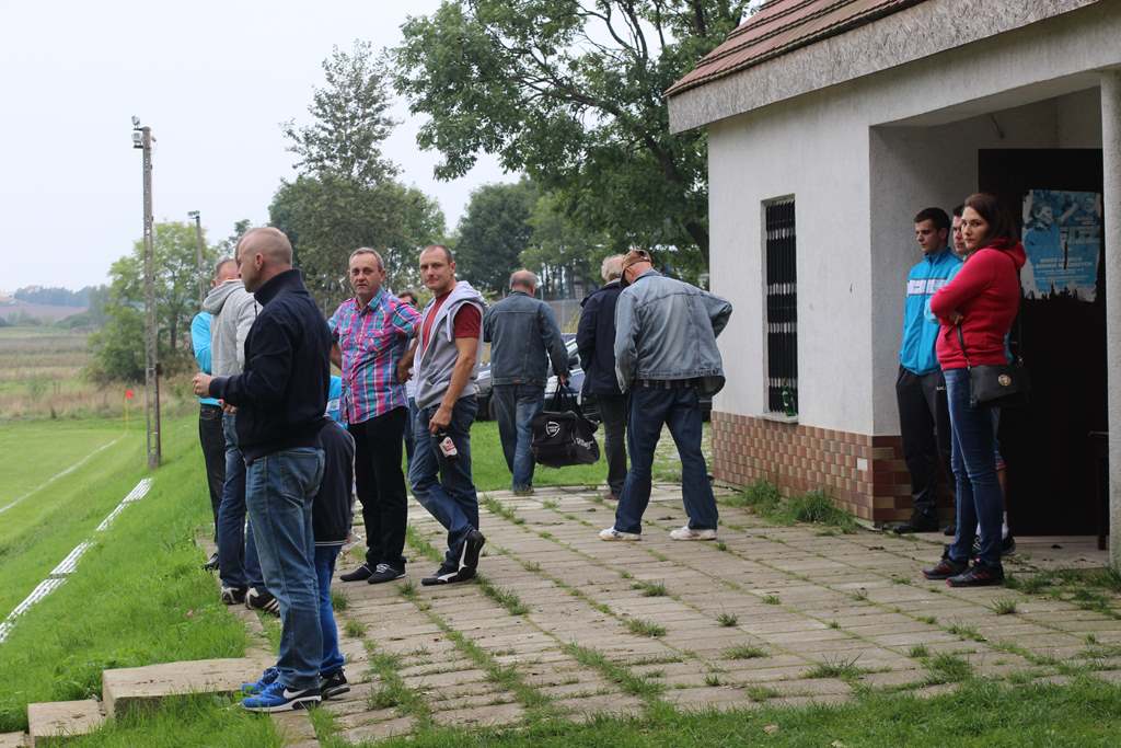 Klasa A: Błękitni - Dąb 0:2 (0:2)