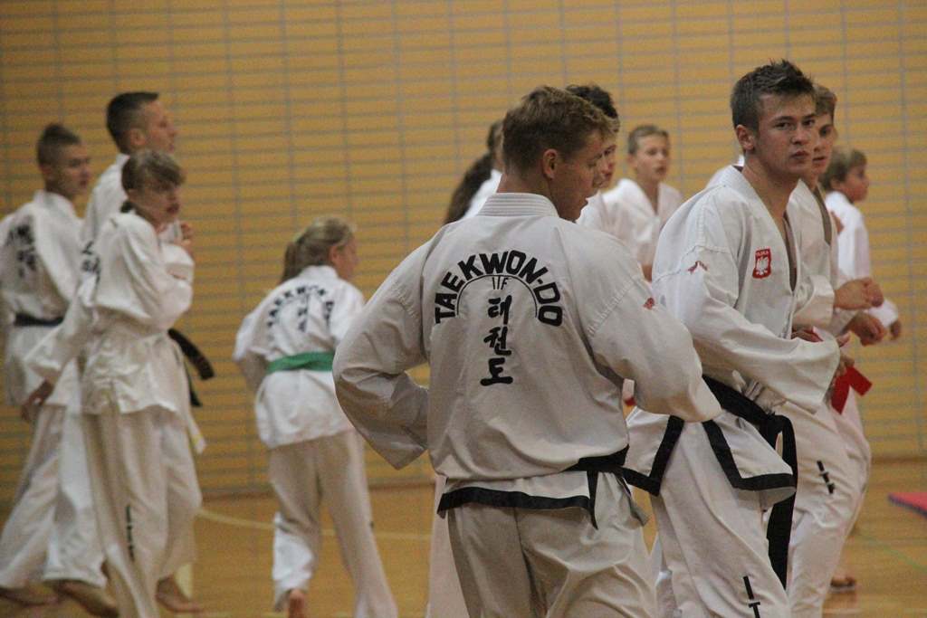 Taekwondocy LKT Legnica szlifują formę