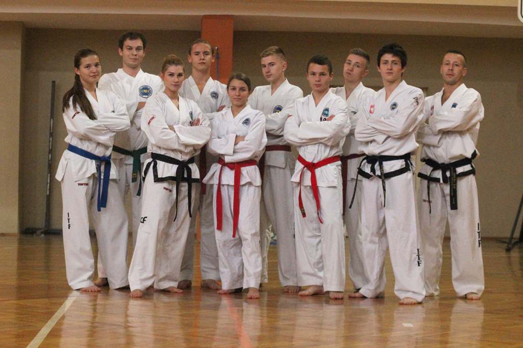 Taekwondocy LKT Legnica szlifują formę