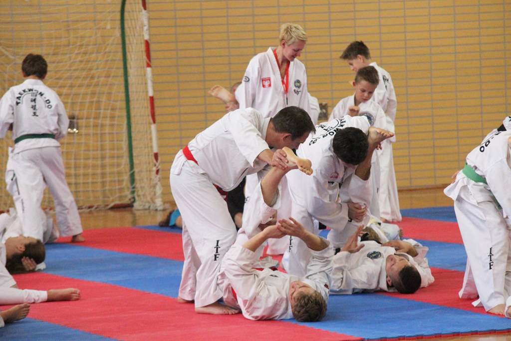 Taekwondocy LKT Legnica szlifują formę