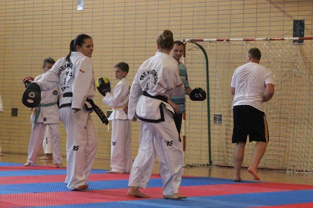 Taekwondocy LKT Legnica szlifują formę