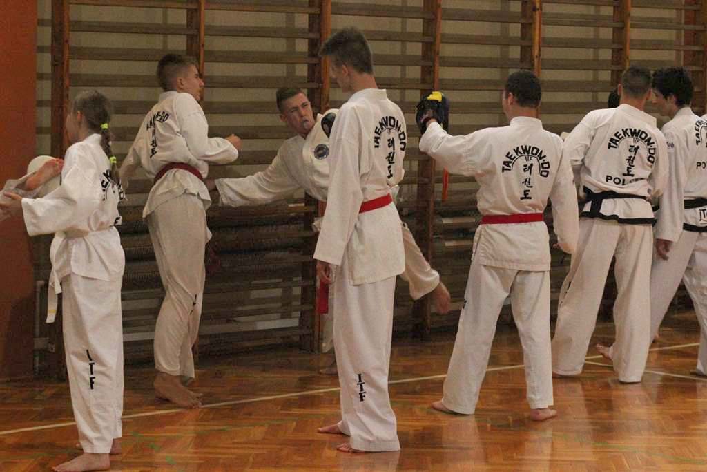 Taekwondocy LKT Legnica szlifują formę