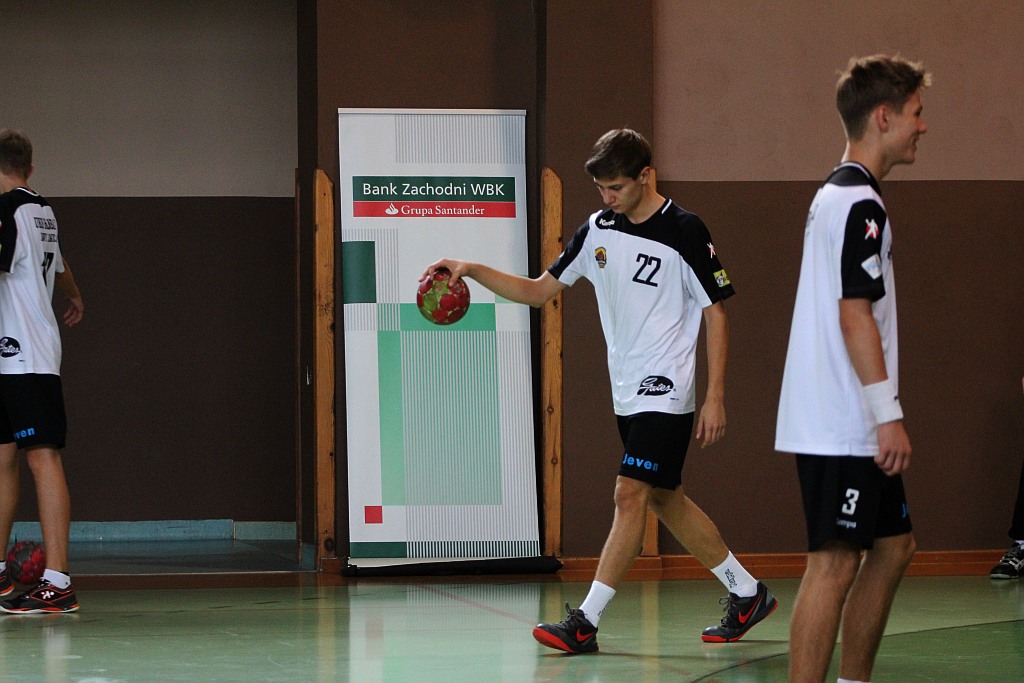Zwycięstwo juniorów młodszych Siódemki
