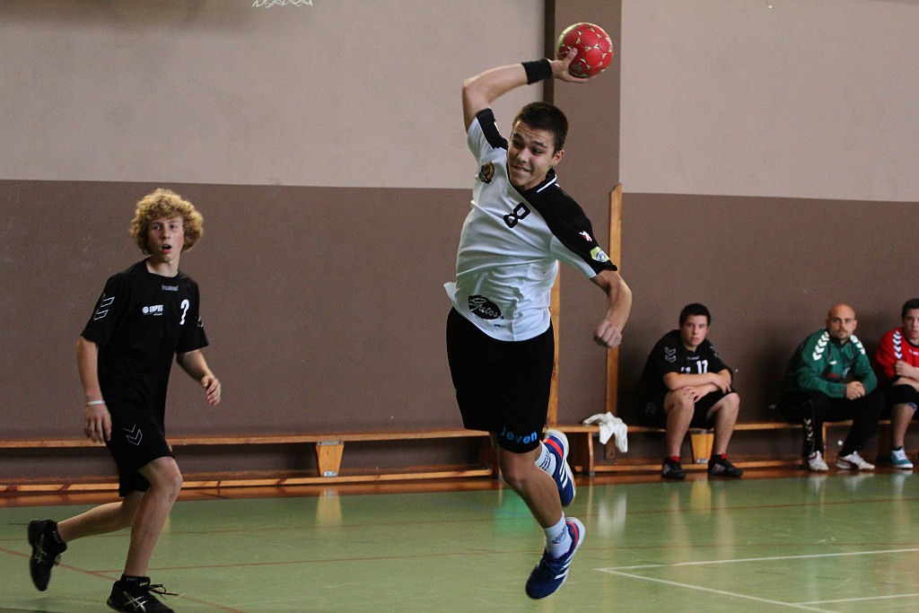 Zwycięstwo juniorów młodszych Siódemki
