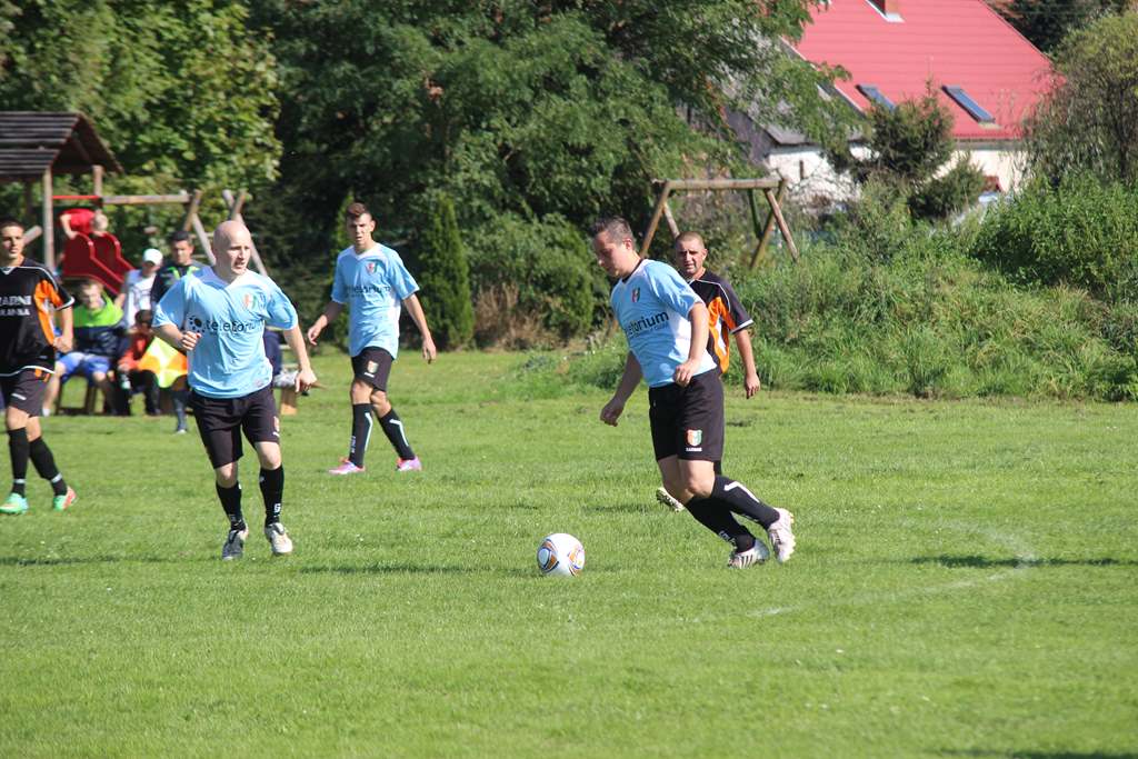 Klasa B: Czarni - Ikar 2:1 (2:1)