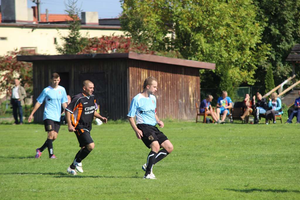 Klasa B: Czarni - Ikar 2:1 (2:1)