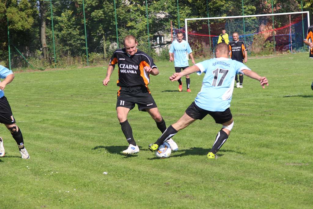 Klasa B: Czarni - Ikar 2:1 (2:1)