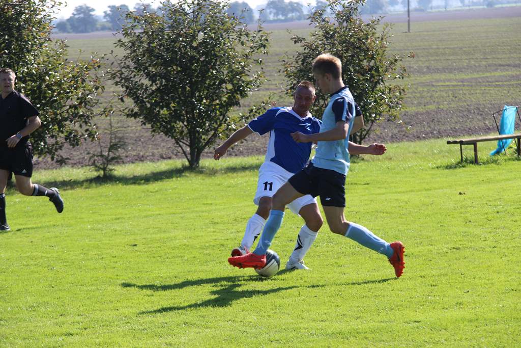 Klasa A: Albatros - Unia 3:0 (1:0)