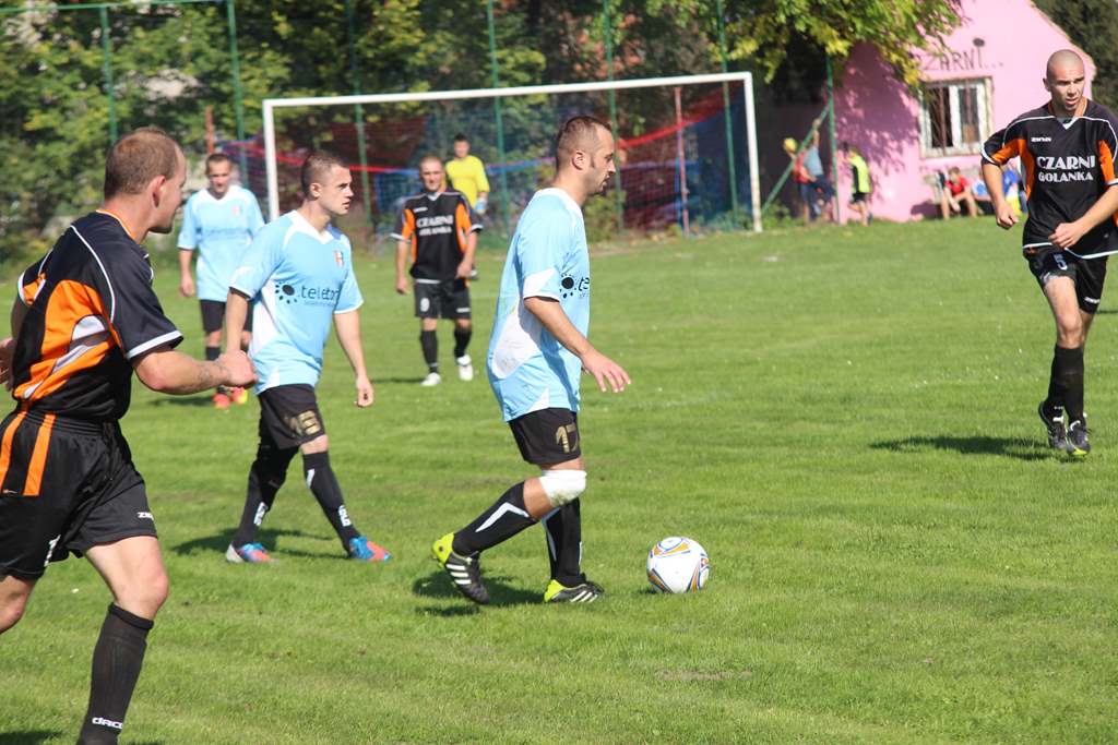 Klasa B: Czarni - Ikar 2:1 (2:1)