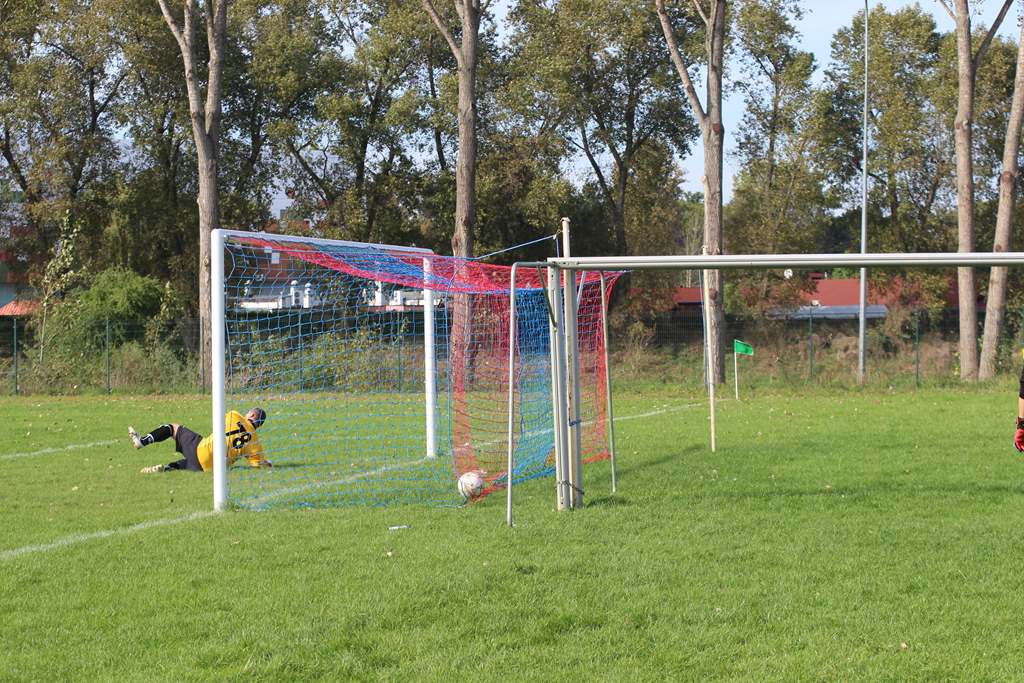 Klasa A: Górnik - Błękitni 3:8 (0:2)
