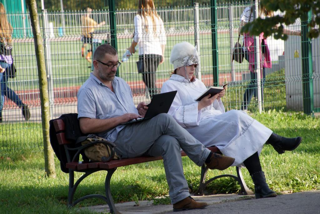 Czytanie w legnickim parku