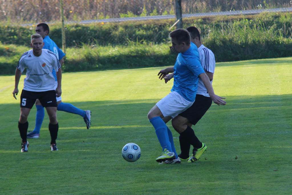 Okręgówka: Iskra - Kuźnia 1:3 (0:1)