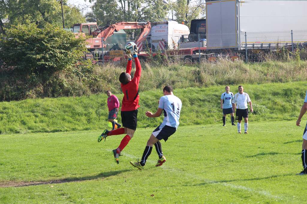 Klasa A: Błękitni - Iskra 4:2 (3:1)